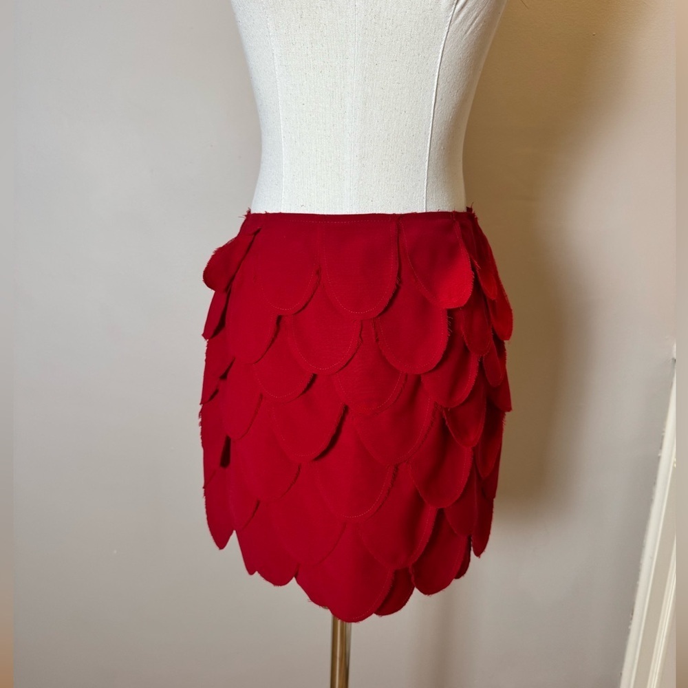 Vintage Moschino Cheap & Chic Red Petal Mini Skirt Size 6 - Picture 7 of 9